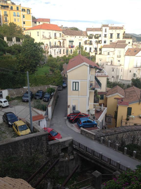 Fronte Al Porto Apartment Salerno Exterior photo