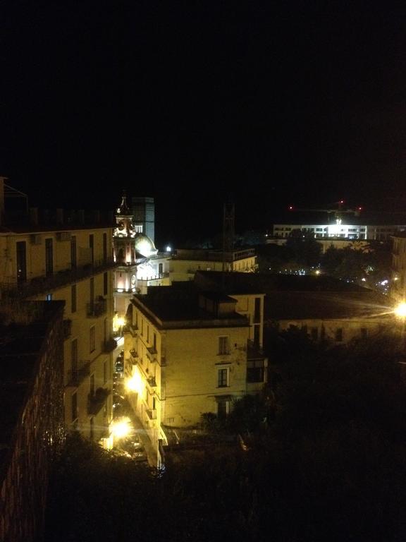 Fronte Al Porto Apartment Salerno Exterior photo