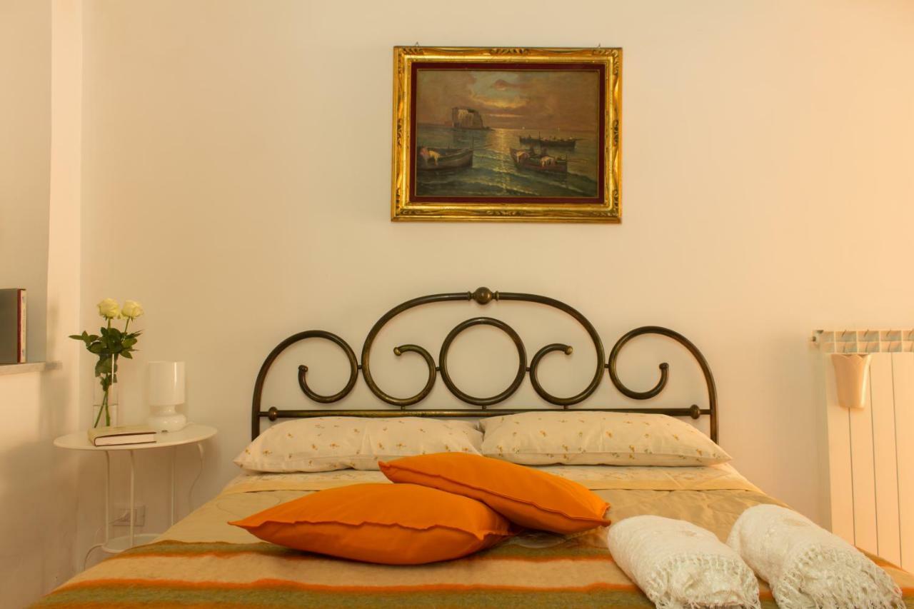 Fronte Al Porto Apartment Salerno Exterior photo