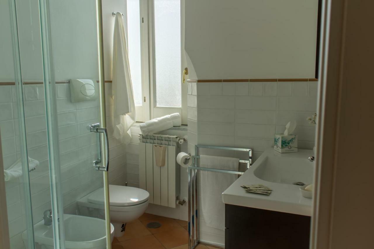 Fronte Al Porto Apartment Salerno Exterior photo