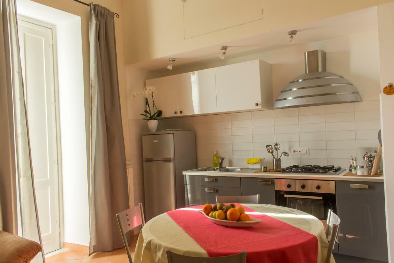 Fronte Al Porto Apartment Salerno Exterior photo