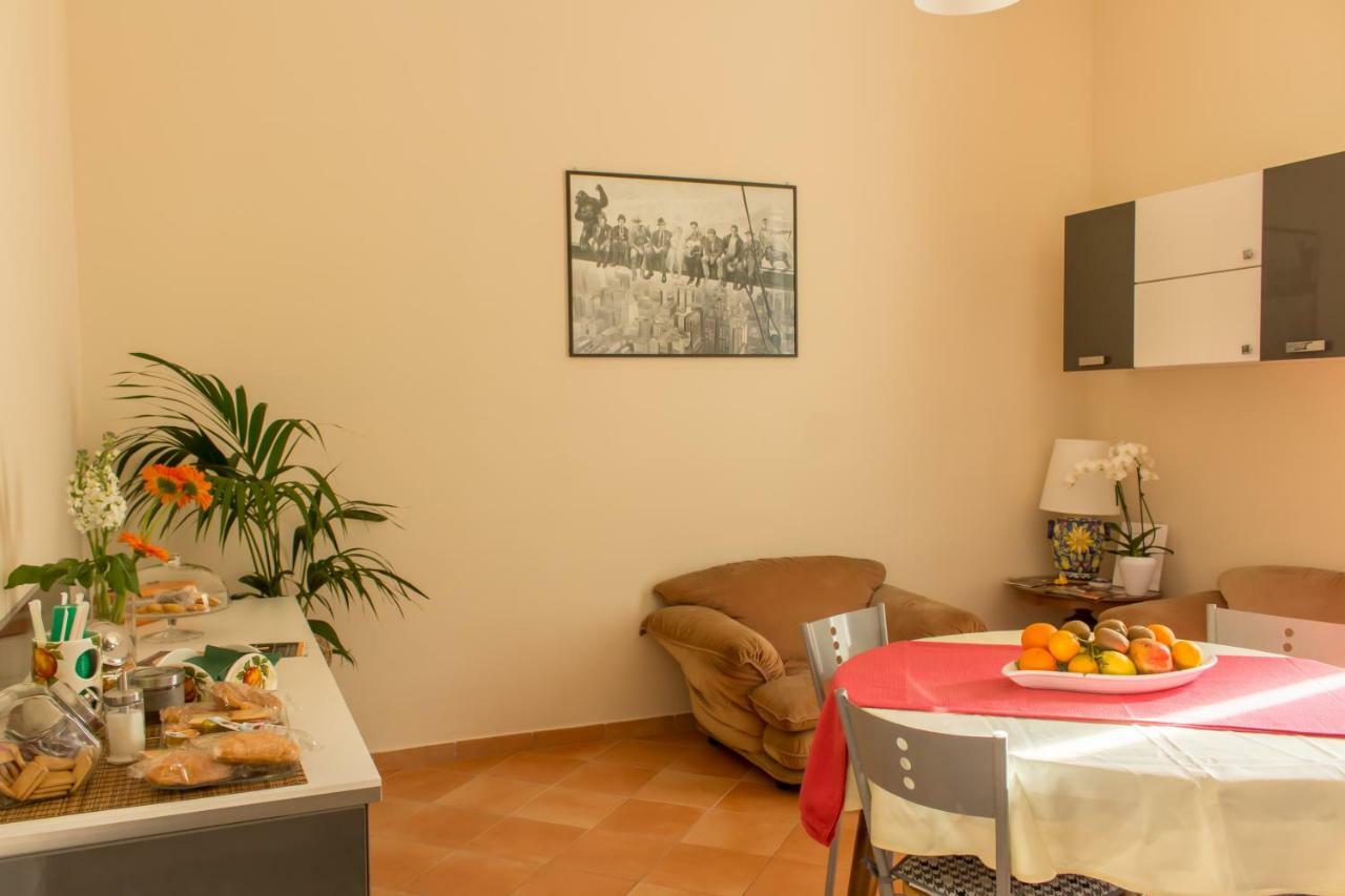 Fronte Al Porto Apartment Salerno Exterior photo