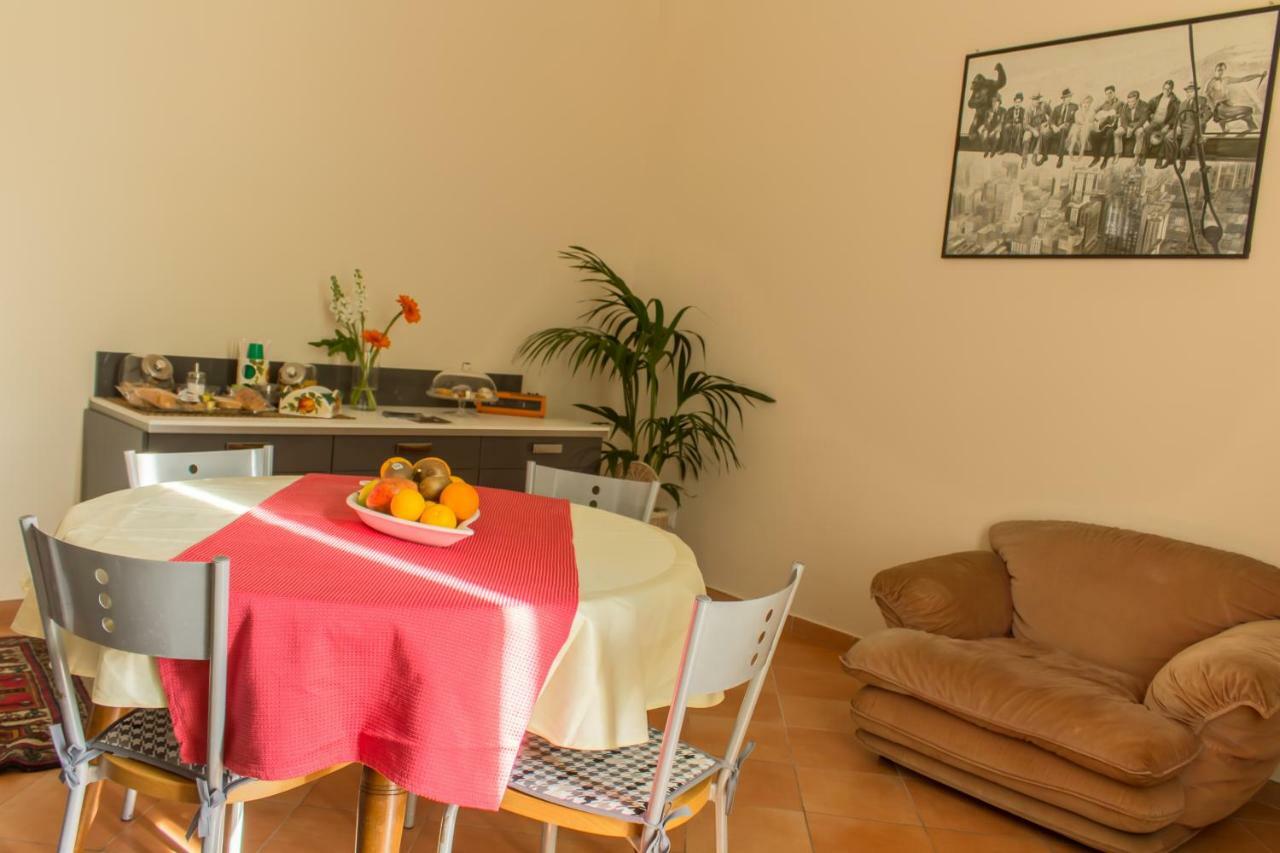 Fronte Al Porto Apartment Salerno Exterior photo
