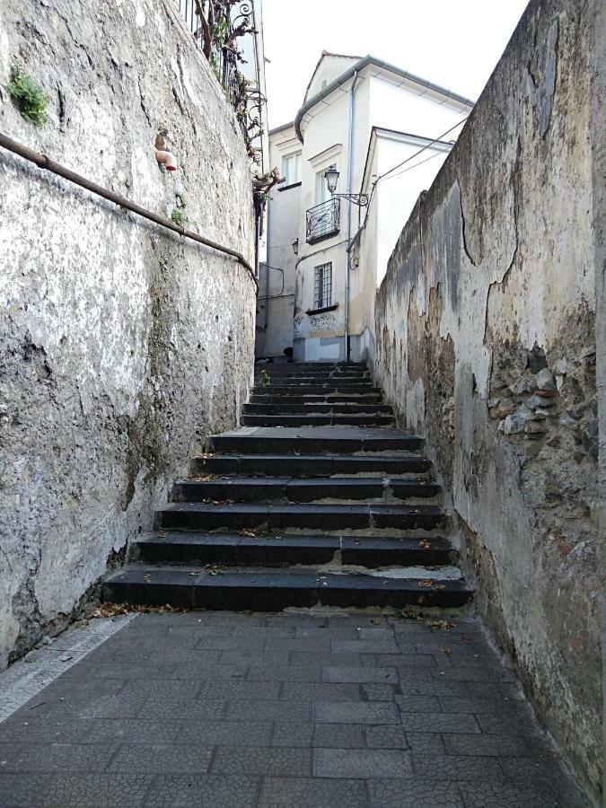 Fronte Al Porto Apartment Salerno Exterior photo