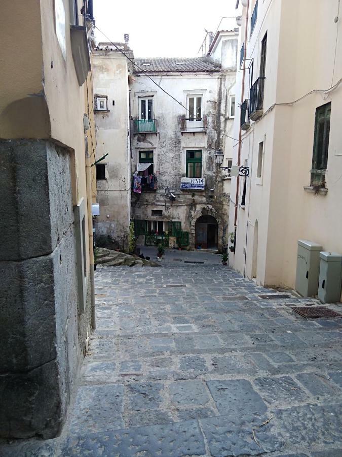 Fronte Al Porto Apartment Salerno Exterior photo